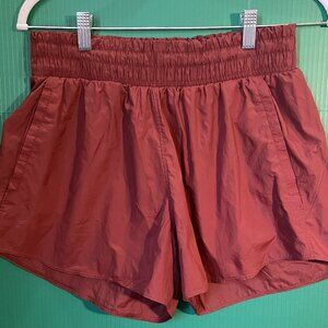 Under Armour Women’s Shorts Small Rust Red Nylon High Elastic Waist Running